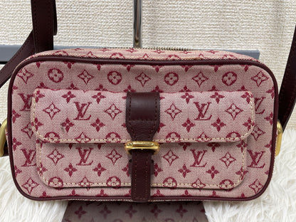 Louis Vuitton Pink Shoulder Bags A-17837