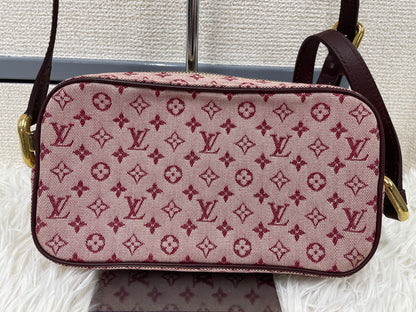 Louis Vuitton Pink Shoulder Bags A-17837