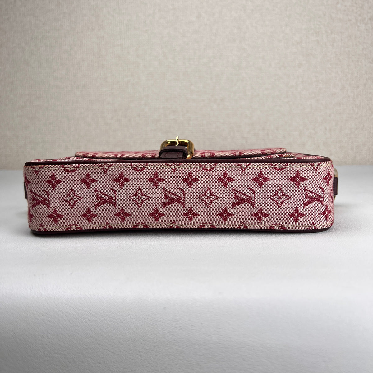 Louis Vuitton Pink Shoulder Bags A-17837