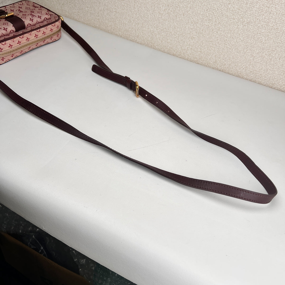 Louis Vuitton Pink Shoulder Bags A-17837