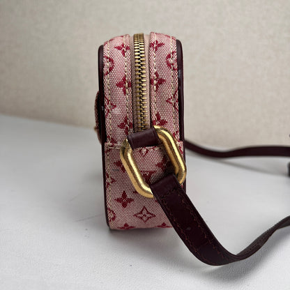 Louis Vuitton Pink Shoulder Bags A-17837