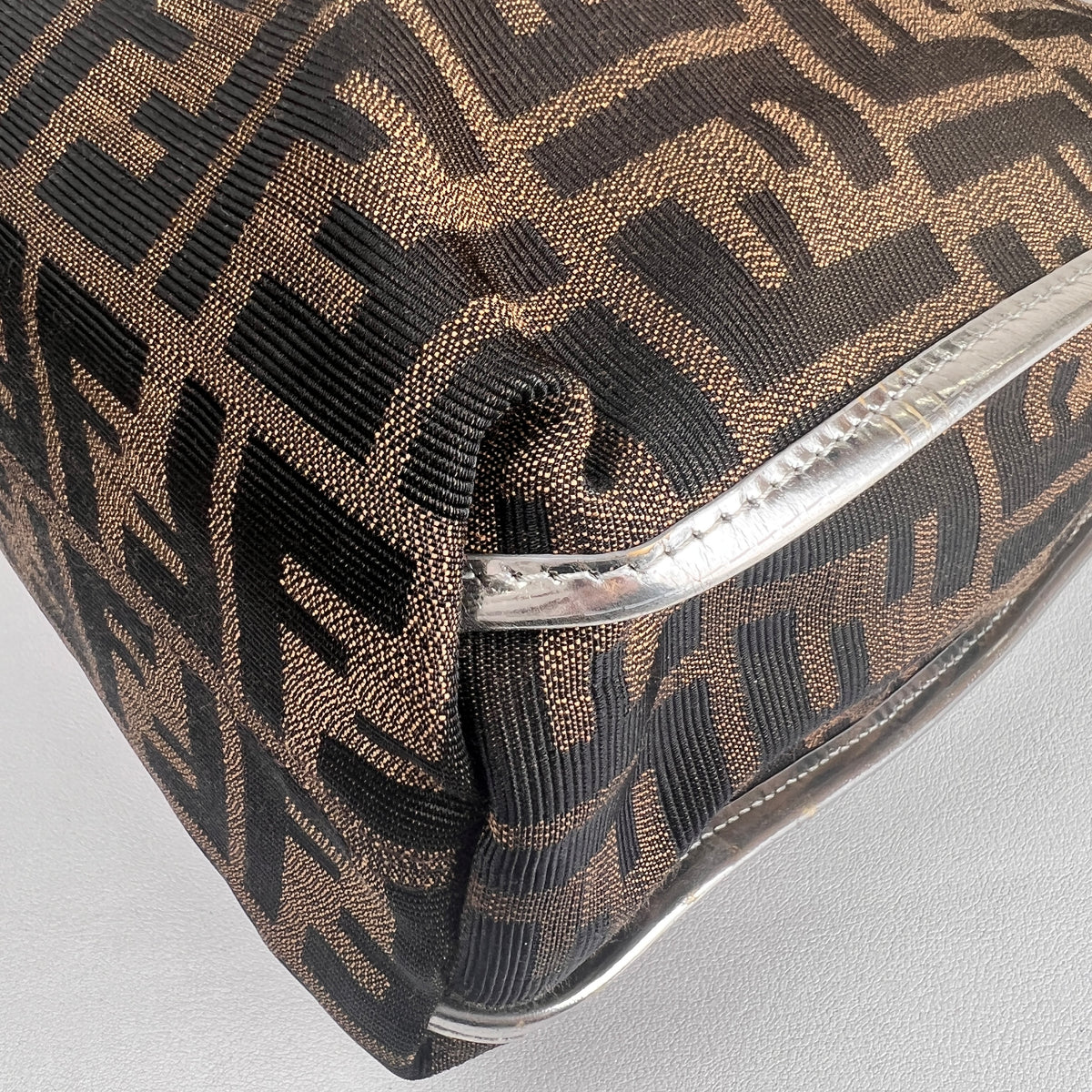 Fendi Brown Tote Bags A-17839