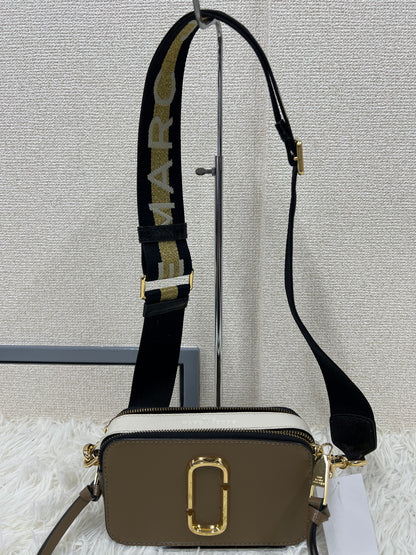 Marc Jacobs Multicolor Shoulder Bags A-17840