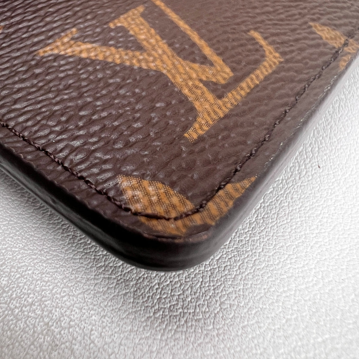 Louis Vuitton Brown Small goods A-17864