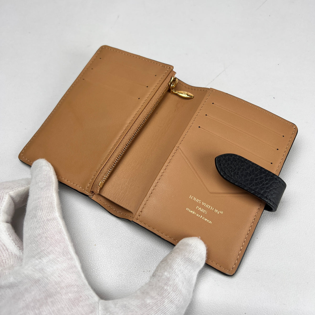 Louis Vuitton Black Wallets A-17868