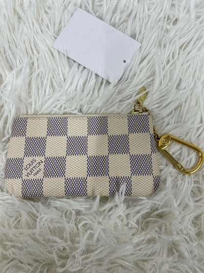 Louis Vuitton Beige Pouches A-17872