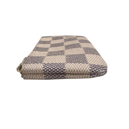 Louis Vuitton Beige Pouches A-17872