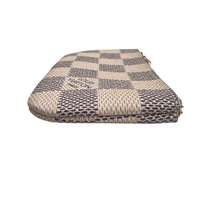 Louis Vuitton Beige Pouches A-17872