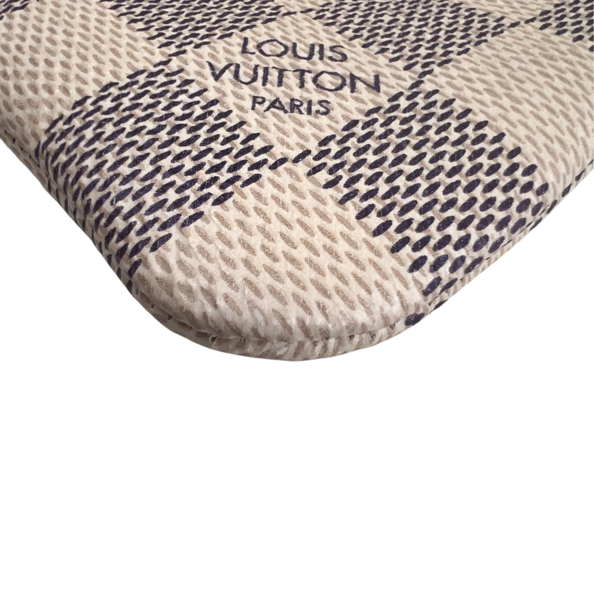Louis Vuitton Beige Pouches A-17872