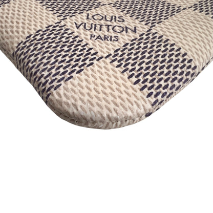 Louis Vuitton Beige Pouches A-17872