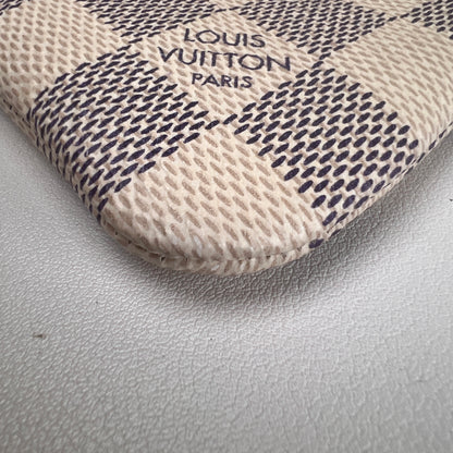Louis Vuitton Beige Pouches A-17872
