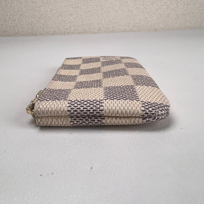 Louis Vuitton Beige Pouches A-17872