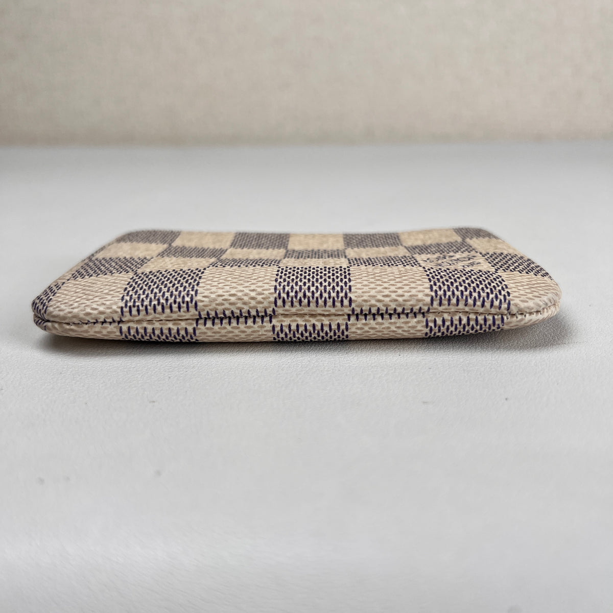 Louis Vuitton Beige Pouches A-17872