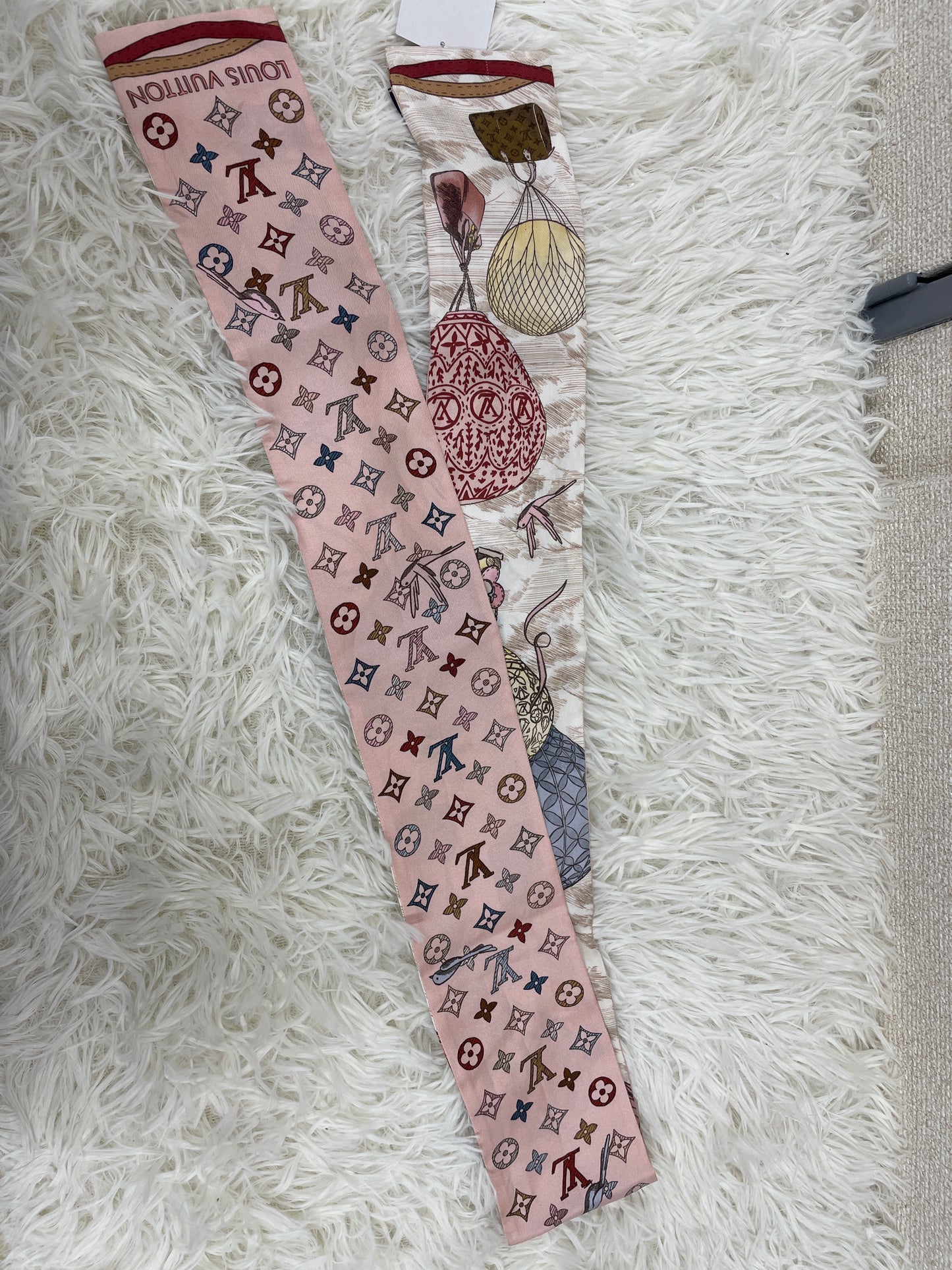 Louis Vuitton Pink Scarves A-17900