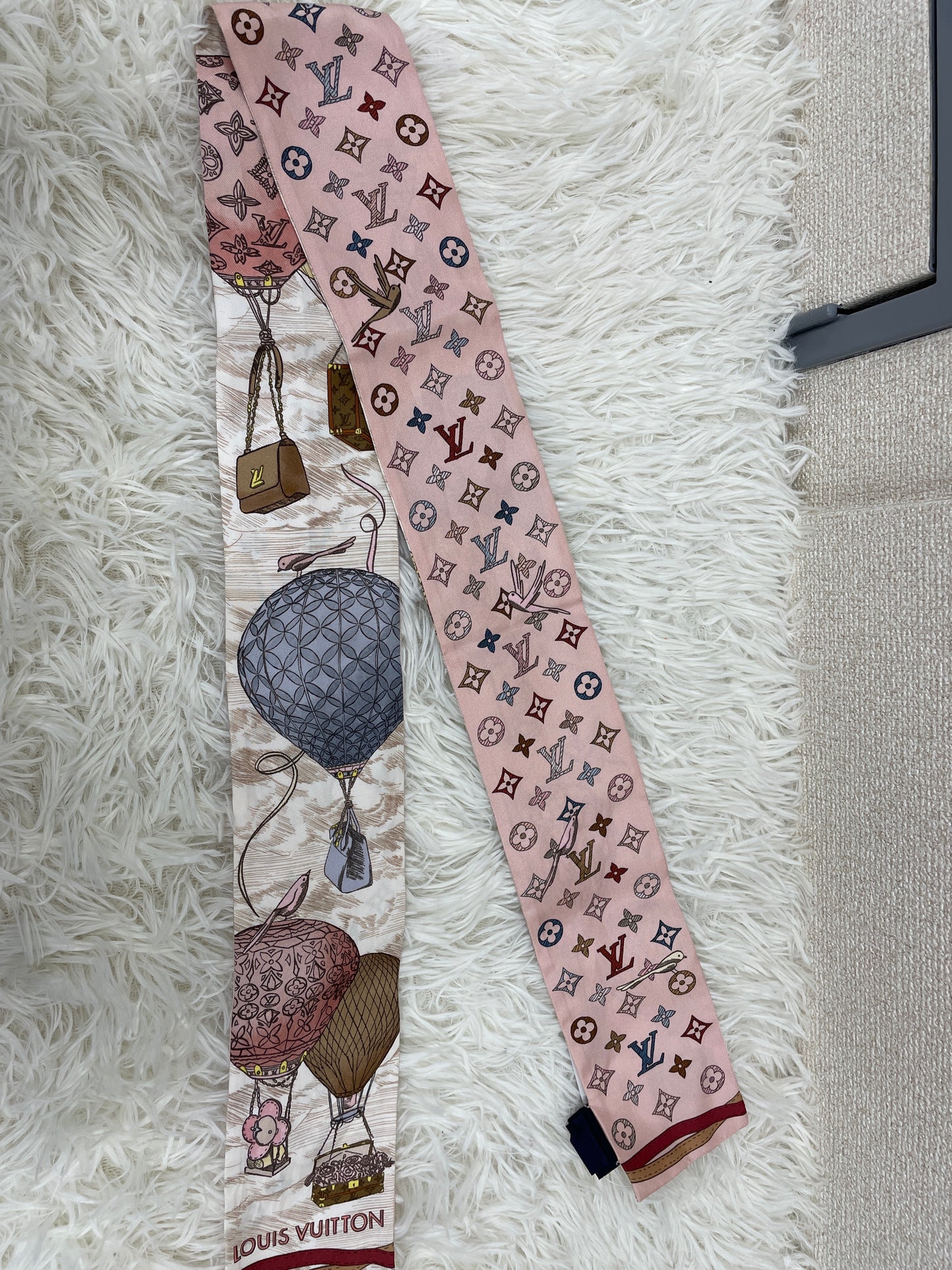 Louis Vuitton Pink Scarves A-17900