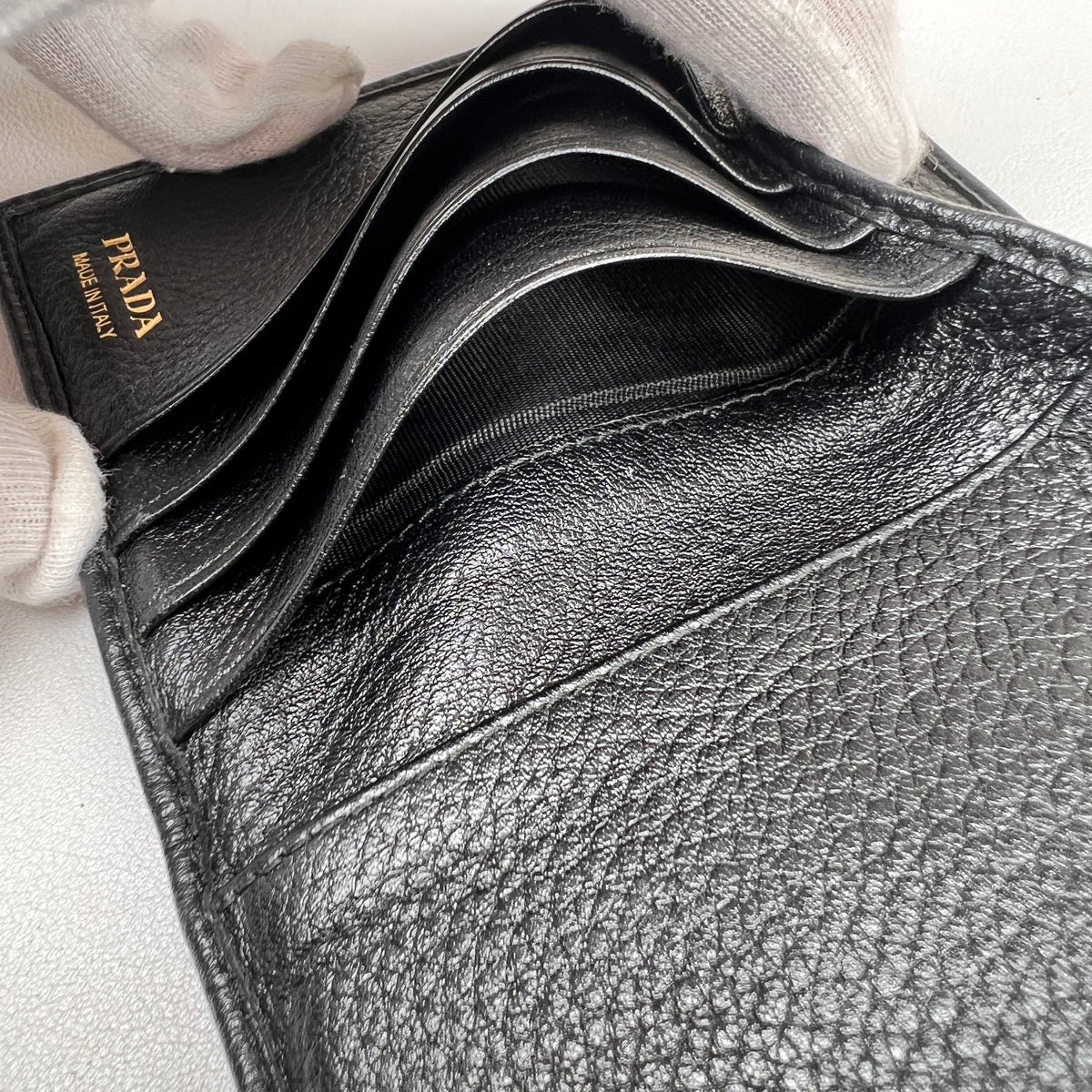 Prada Black Wallets A-17902