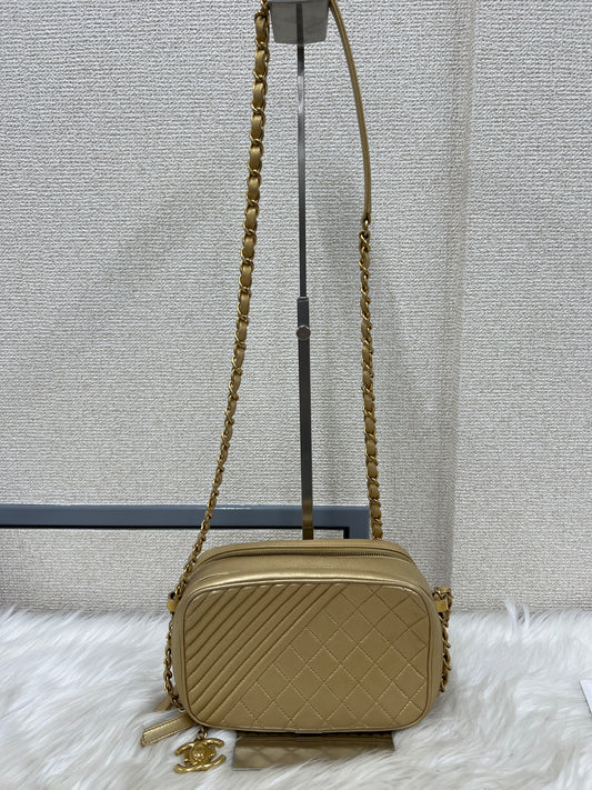 Chanel Gold Shoulder Bags A-17951
