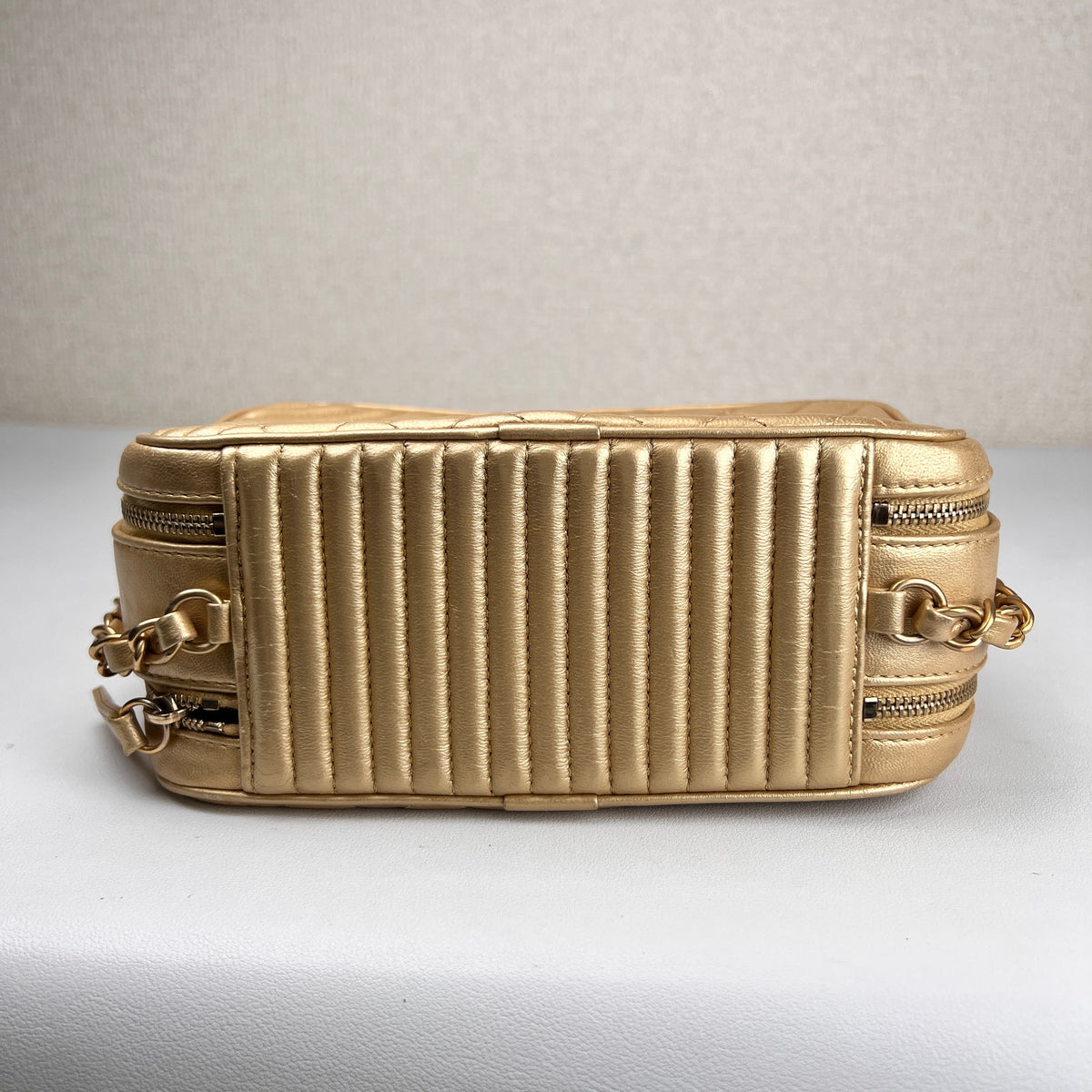 Chanel Gold Shoulder Bags A-17951