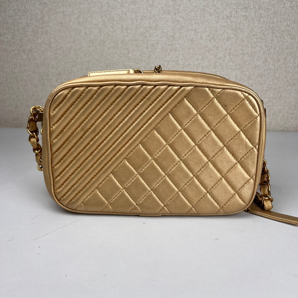 Chanel Gold Shoulder Bags A-17951