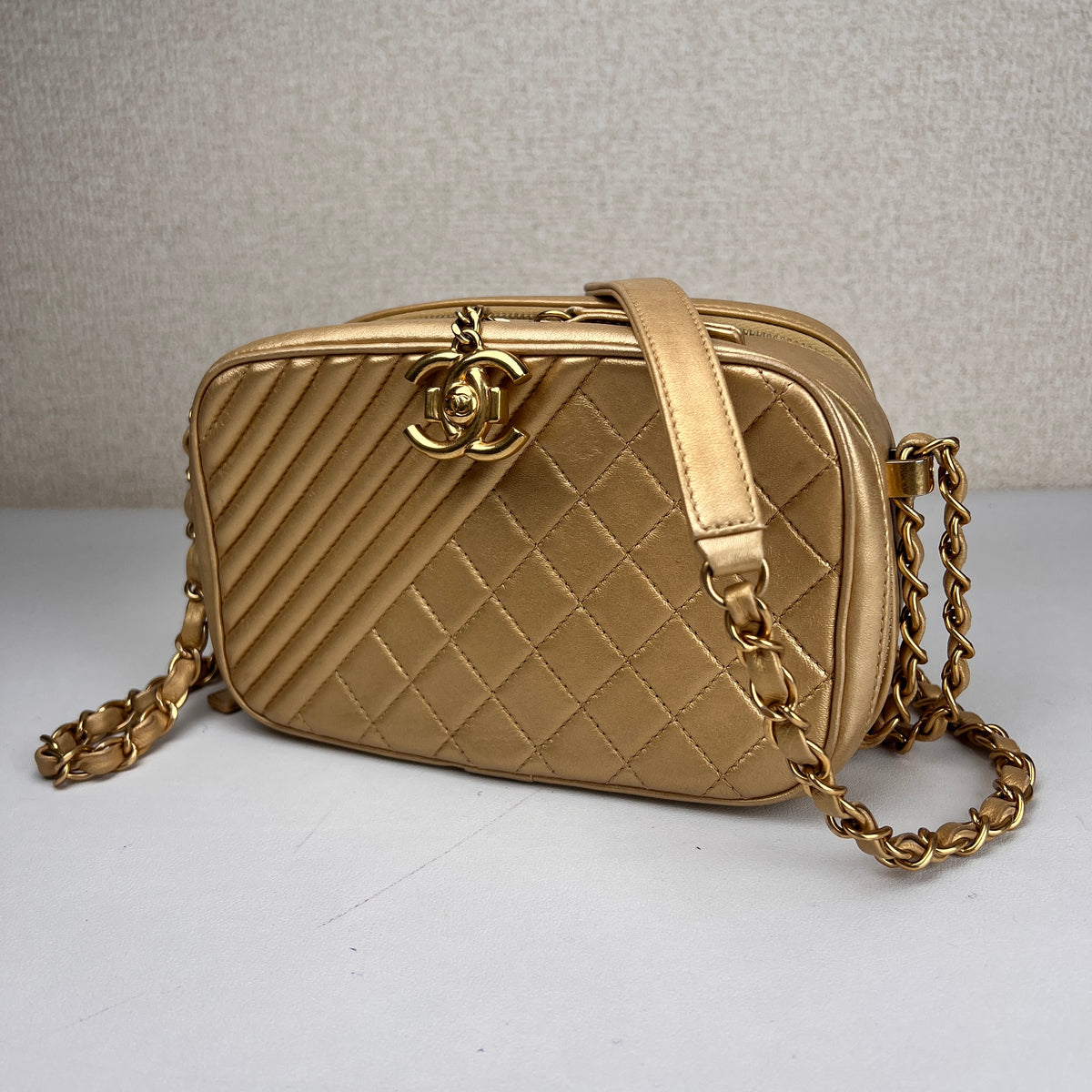 Chanel Gold Shoulder Bags A-17951