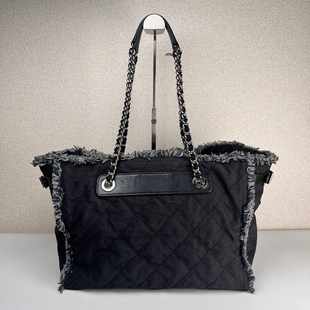 Chanel Black Shoulder Bags A-17978