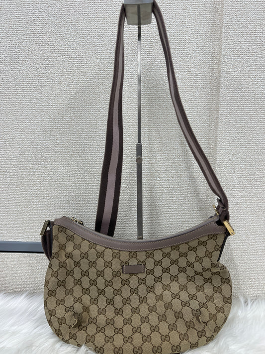 Gucci Beige Shoulder Bags A-17988