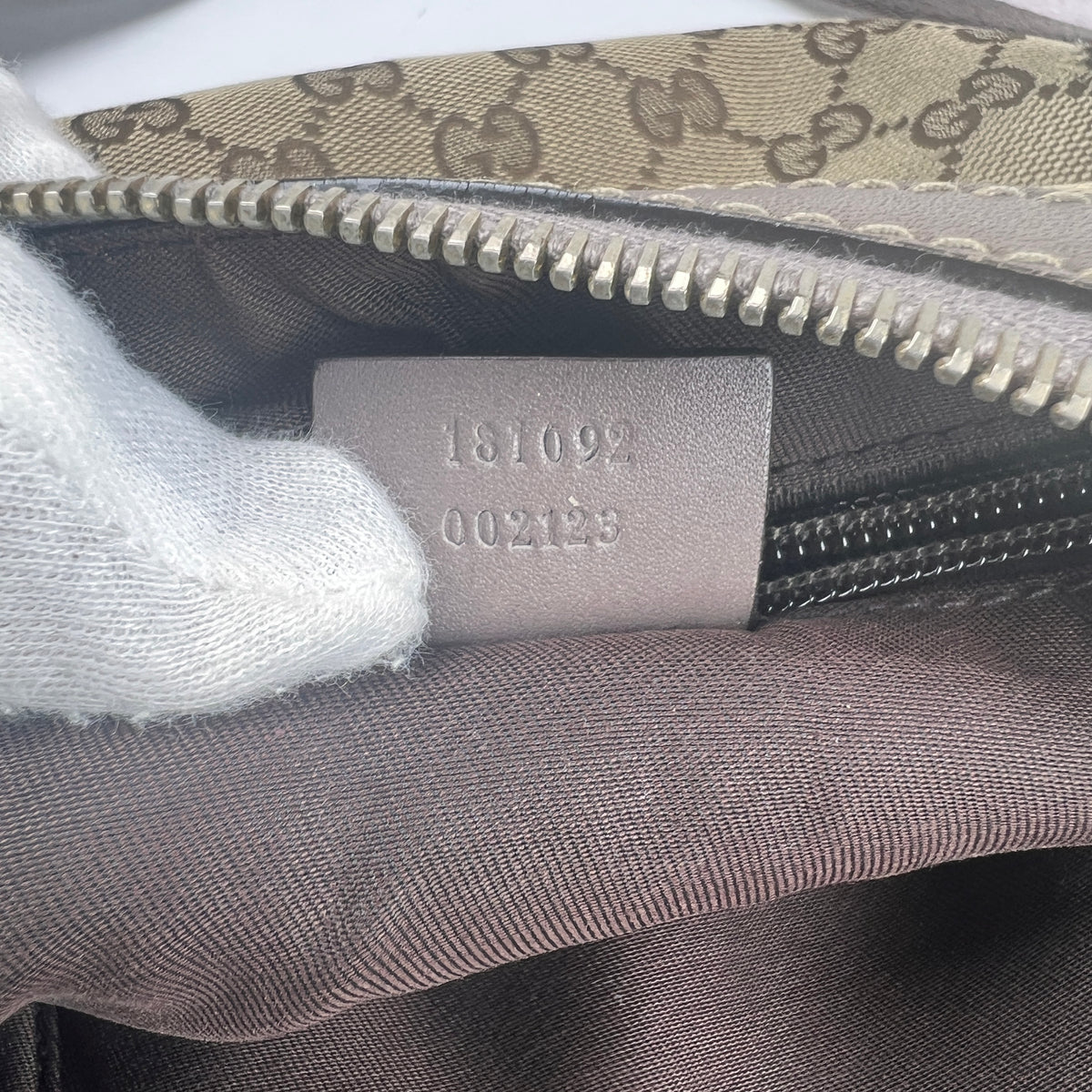 Gucci Beige Shoulder Bags A-17988