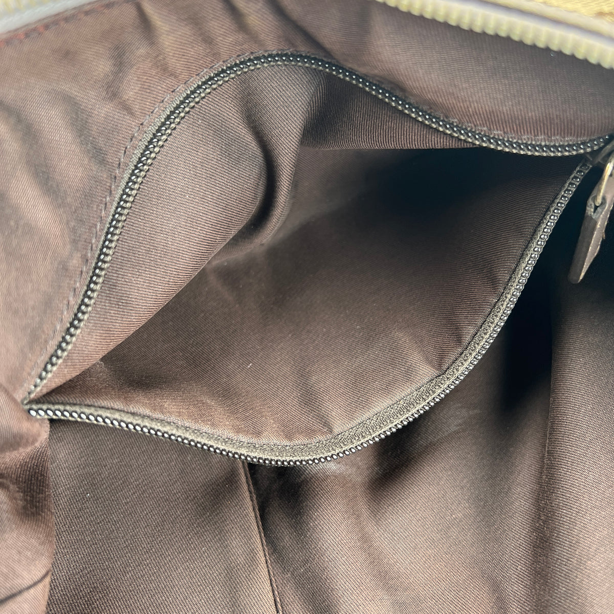 Gucci Beige Shoulder Bags A-17988
