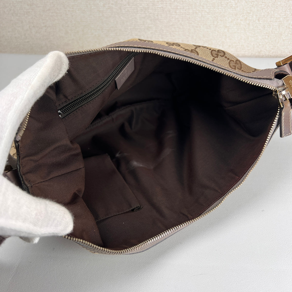 Gucci Beige Shoulder Bags A-17988