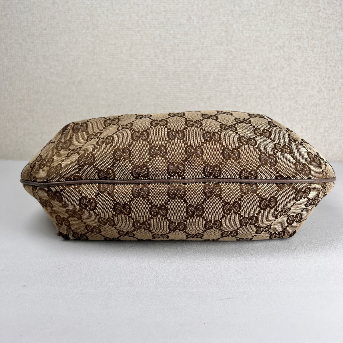 Gucci Beige Shoulder Bags A-17988