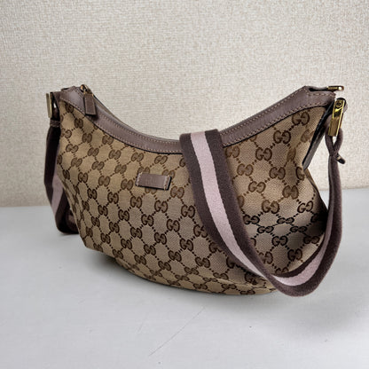 Gucci Beige Shoulder Bags A-17988