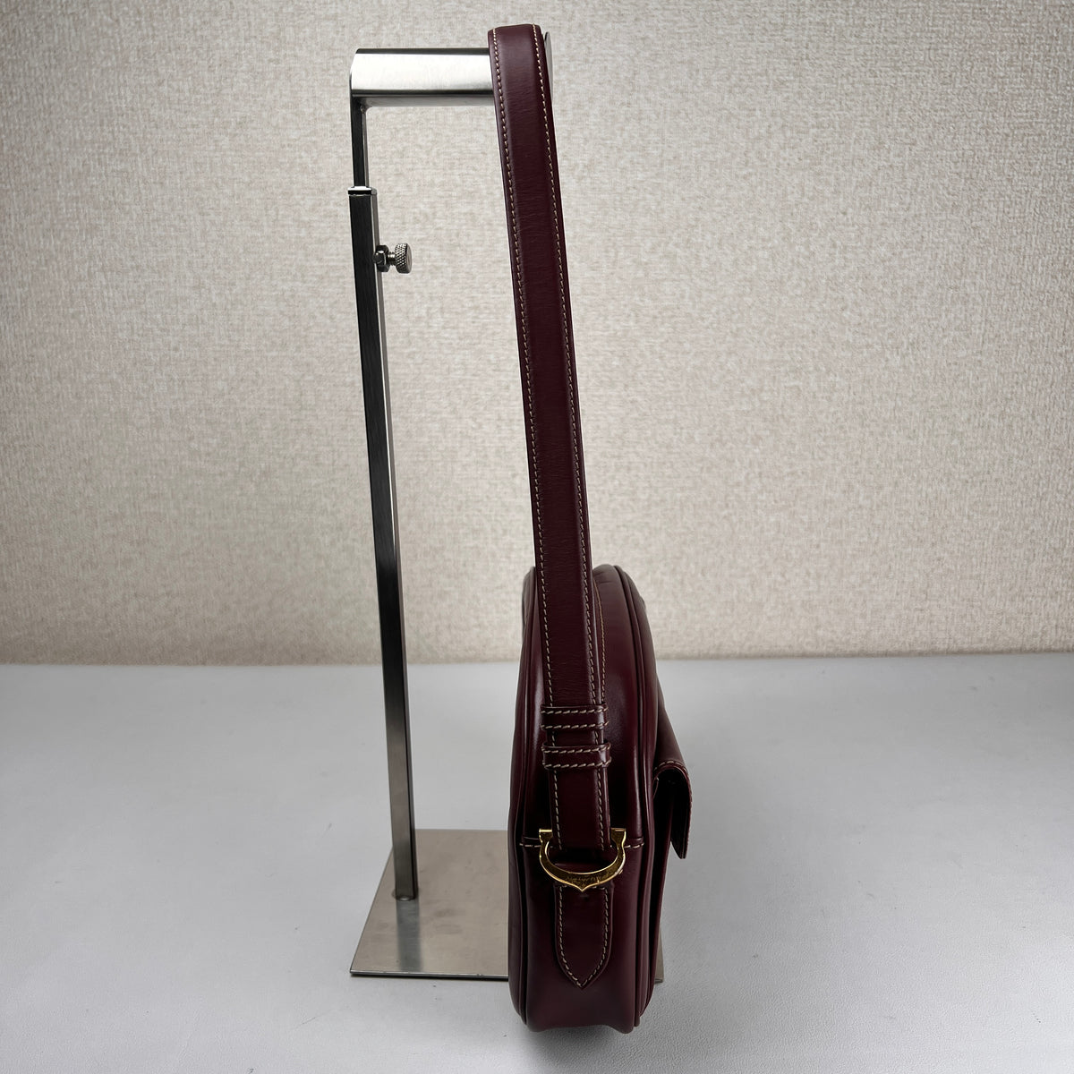 Cartier Bordeaux Shoulder Bags A-17993