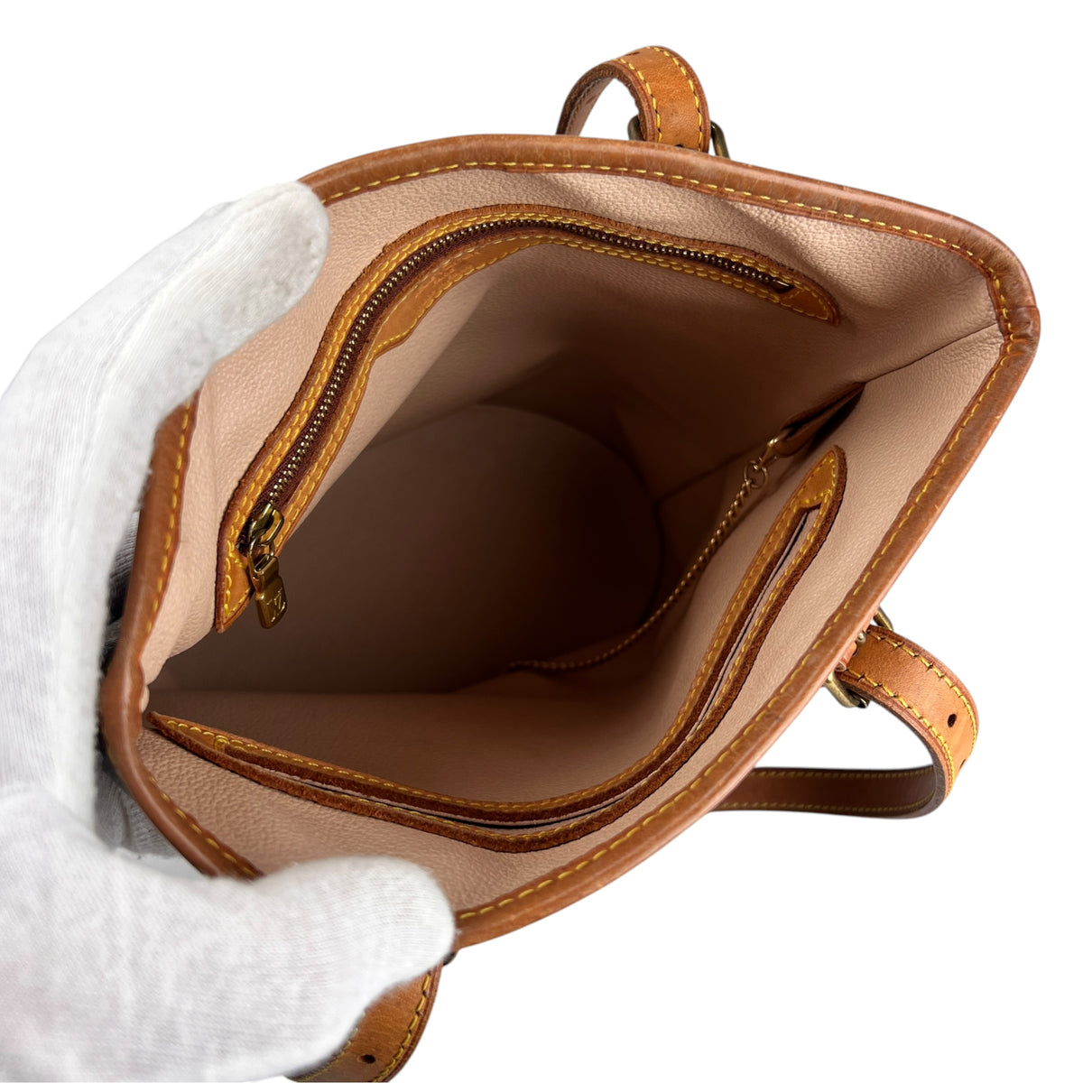 Louis Vuitton Brown Shoulder Bags A-17994
