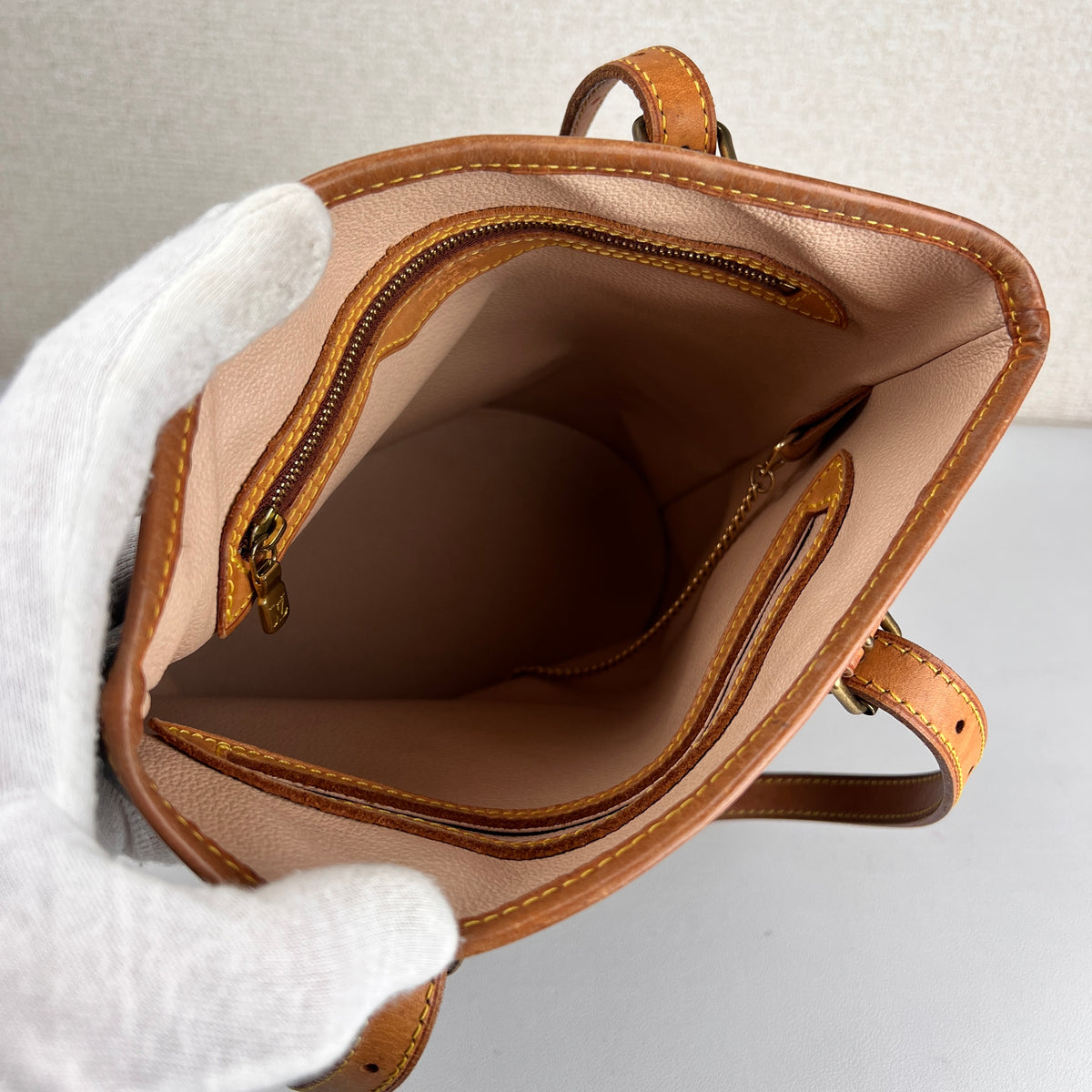 Louis Vuitton Brown Shoulder Bags A-17994