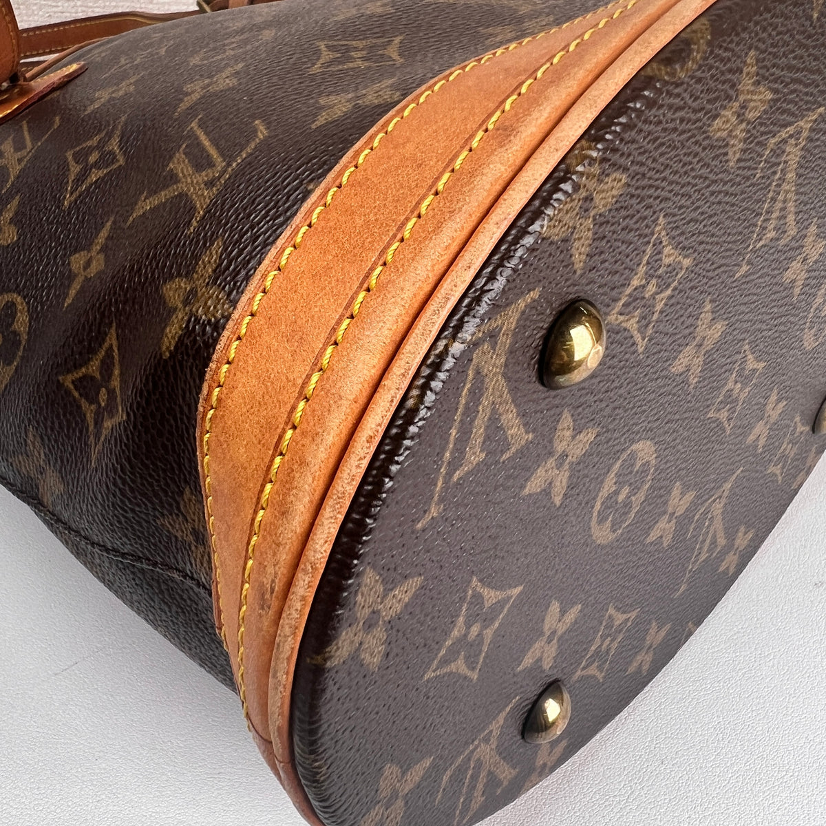 Louis Vuitton Brown Shoulder Bags A-17994
