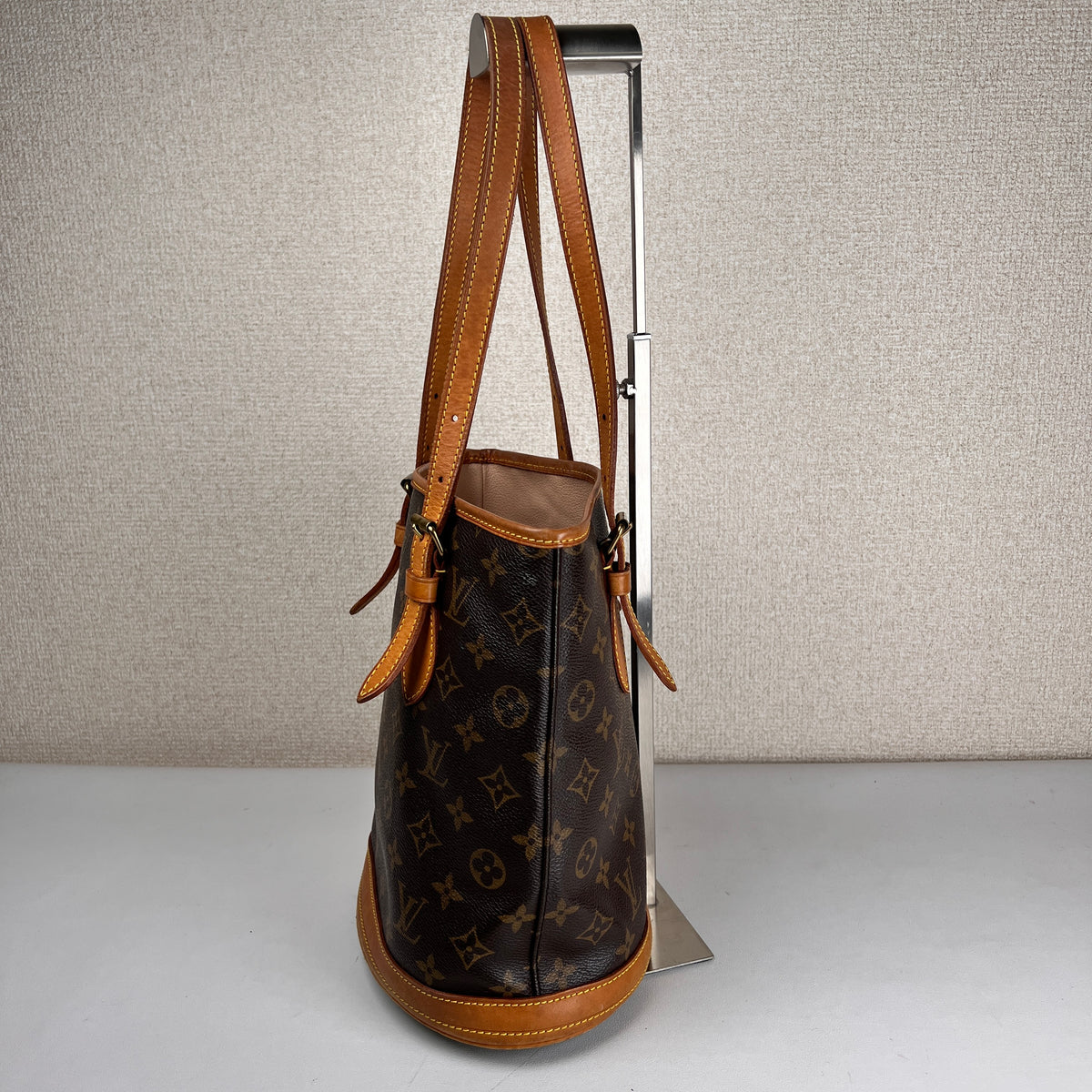 Louis Vuitton Brown Shoulder Bags A-17994
