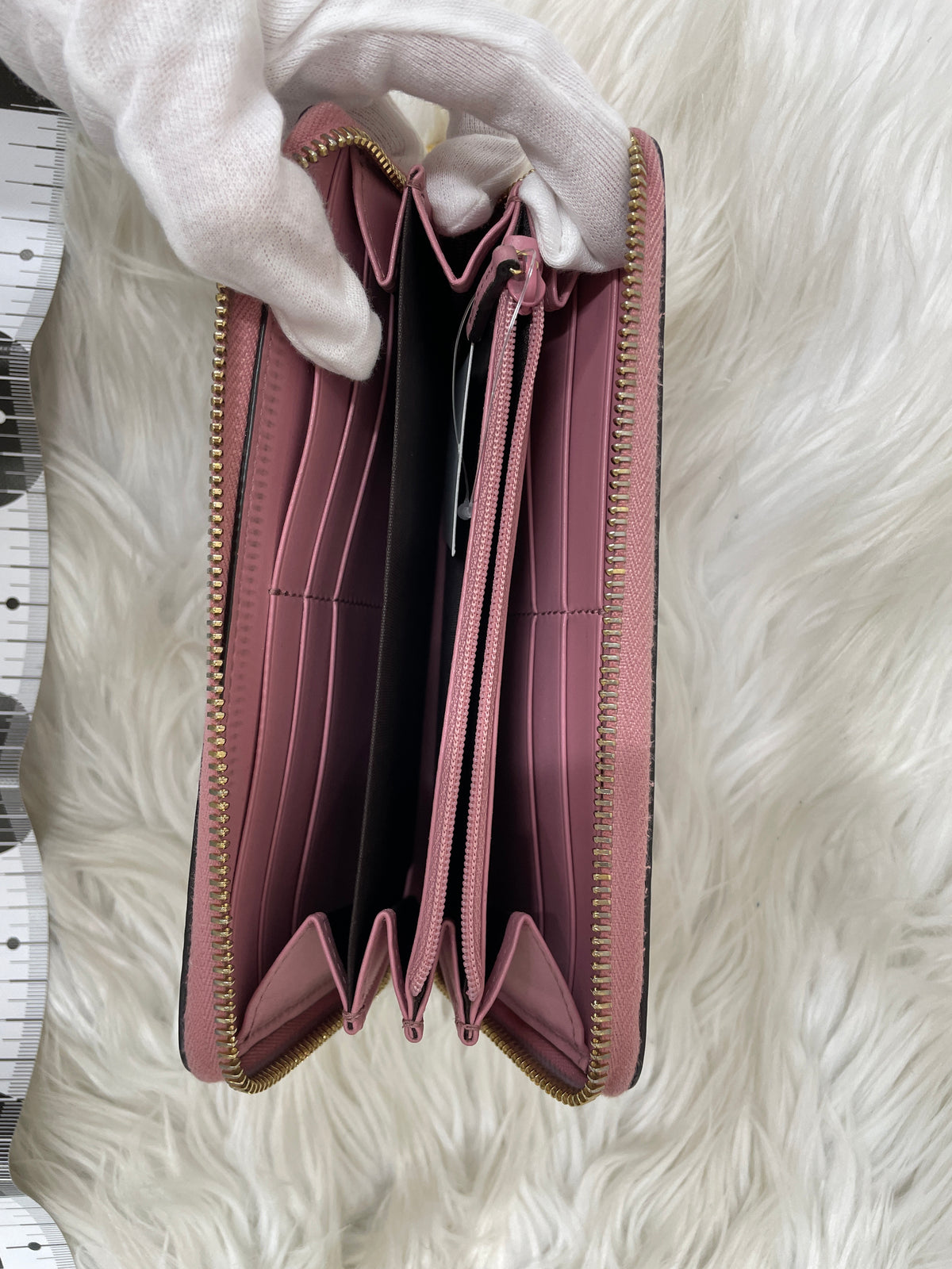 Gucci Pink Wallets A-18008