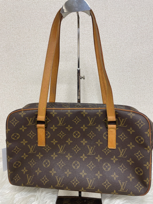Louis Vuitton Brown Shoulder Bags A-18097