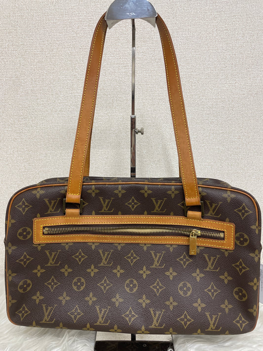 Louis Vuitton Brown Shoulder Bags A-18097