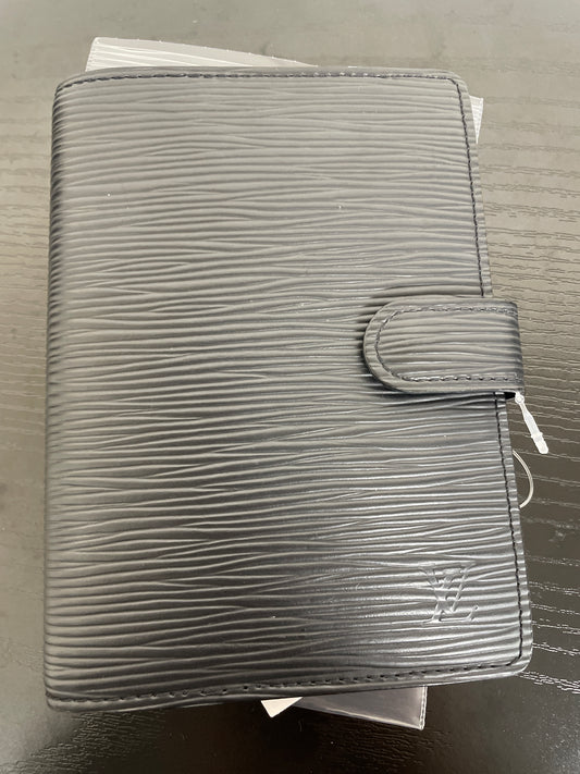 Louis Vuitton Gray A-18101