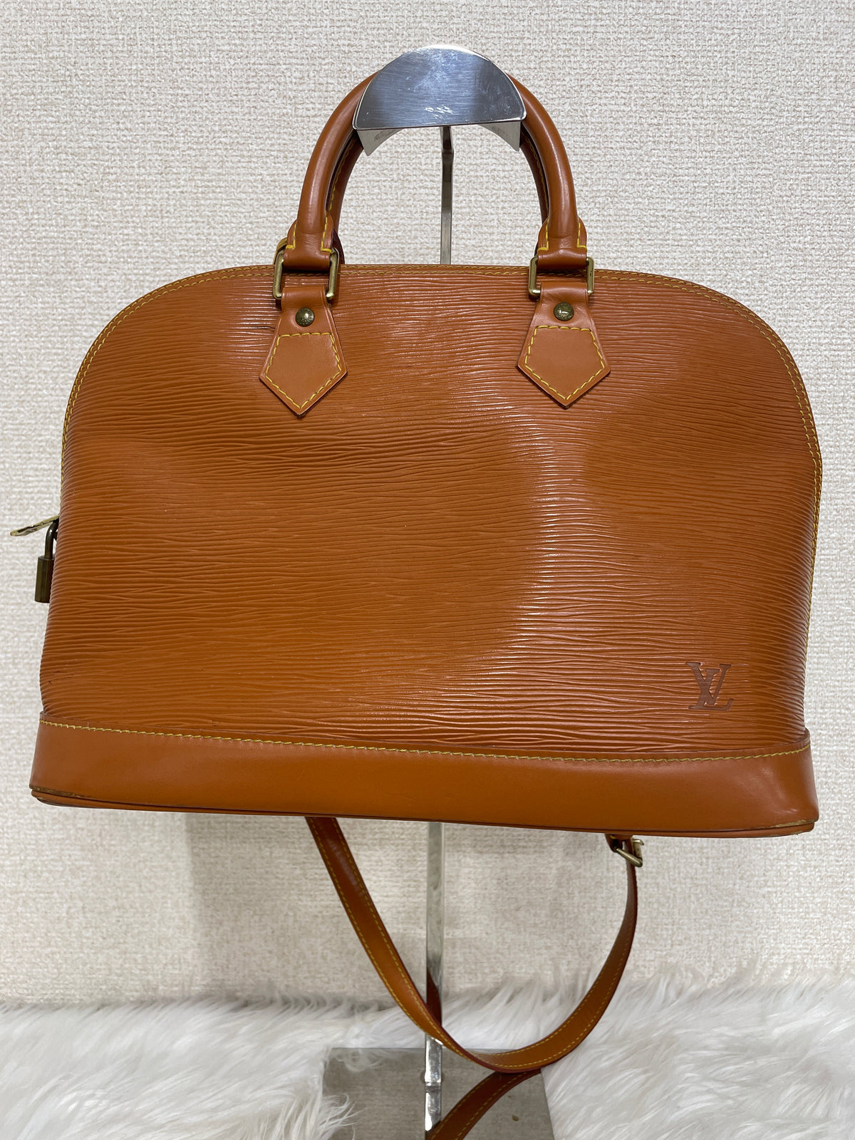 Louis Vuitton Brown Handle Bags A-18111
