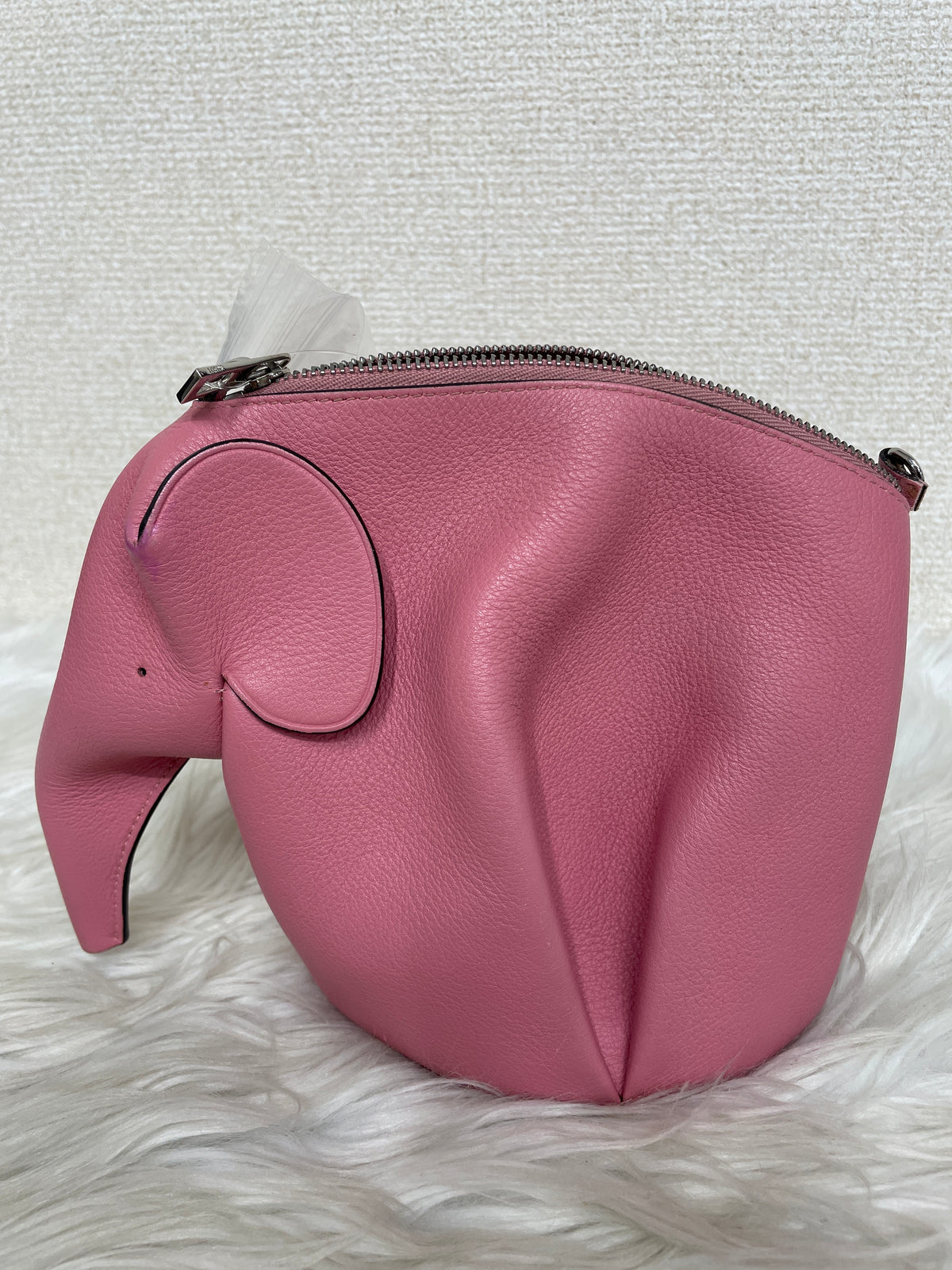 Loewe Pink Shoulder Bags A-18123