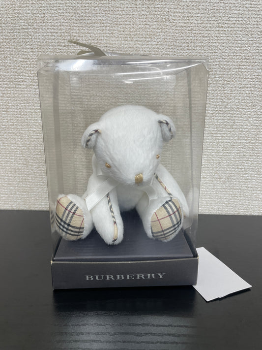 Burberry White A-18127
