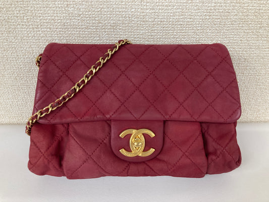 Chanel Bordeaux Shoulder Bags A-18138