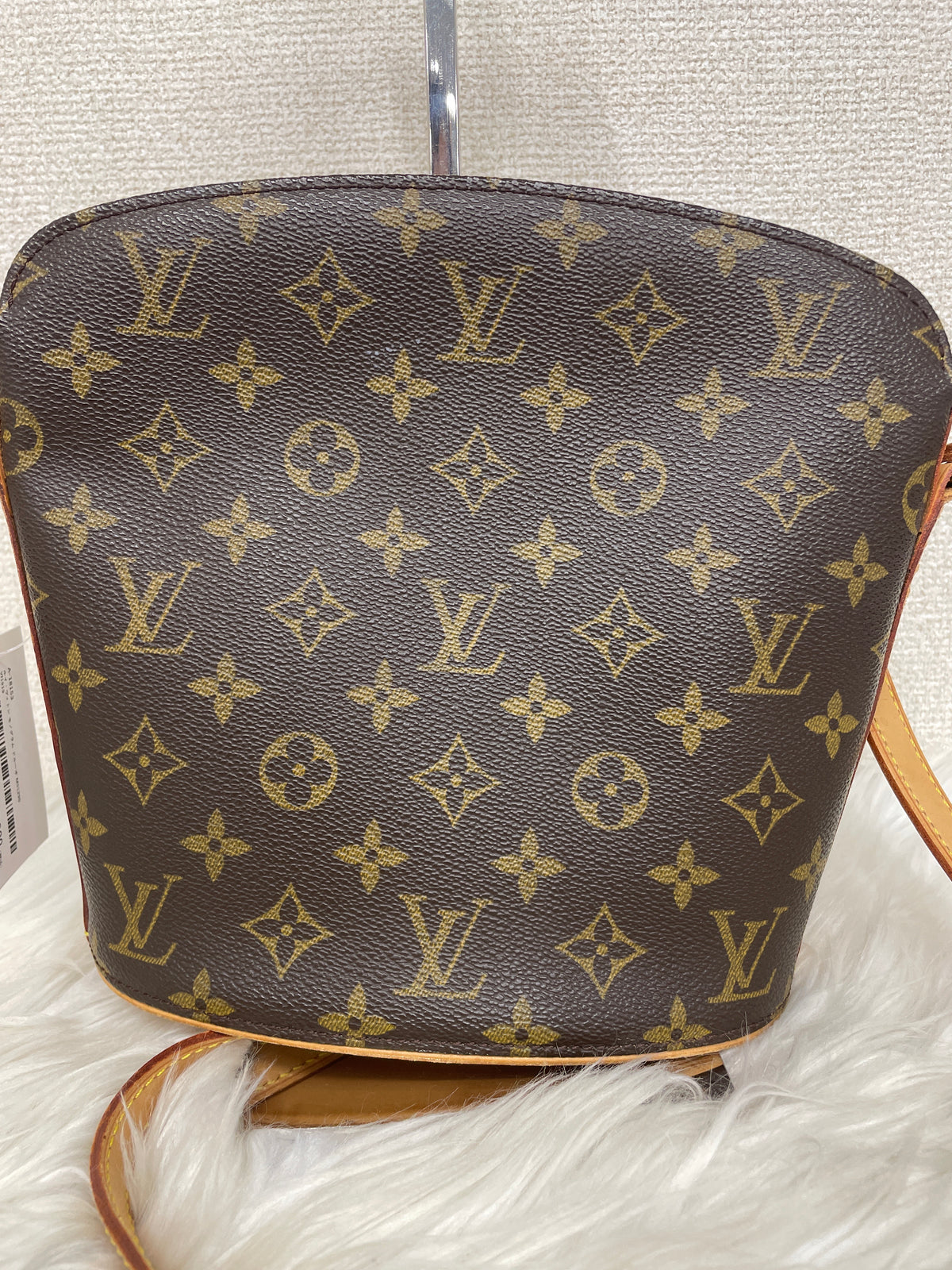 Louis Vuitton Brown Shoulder Bags A-18153