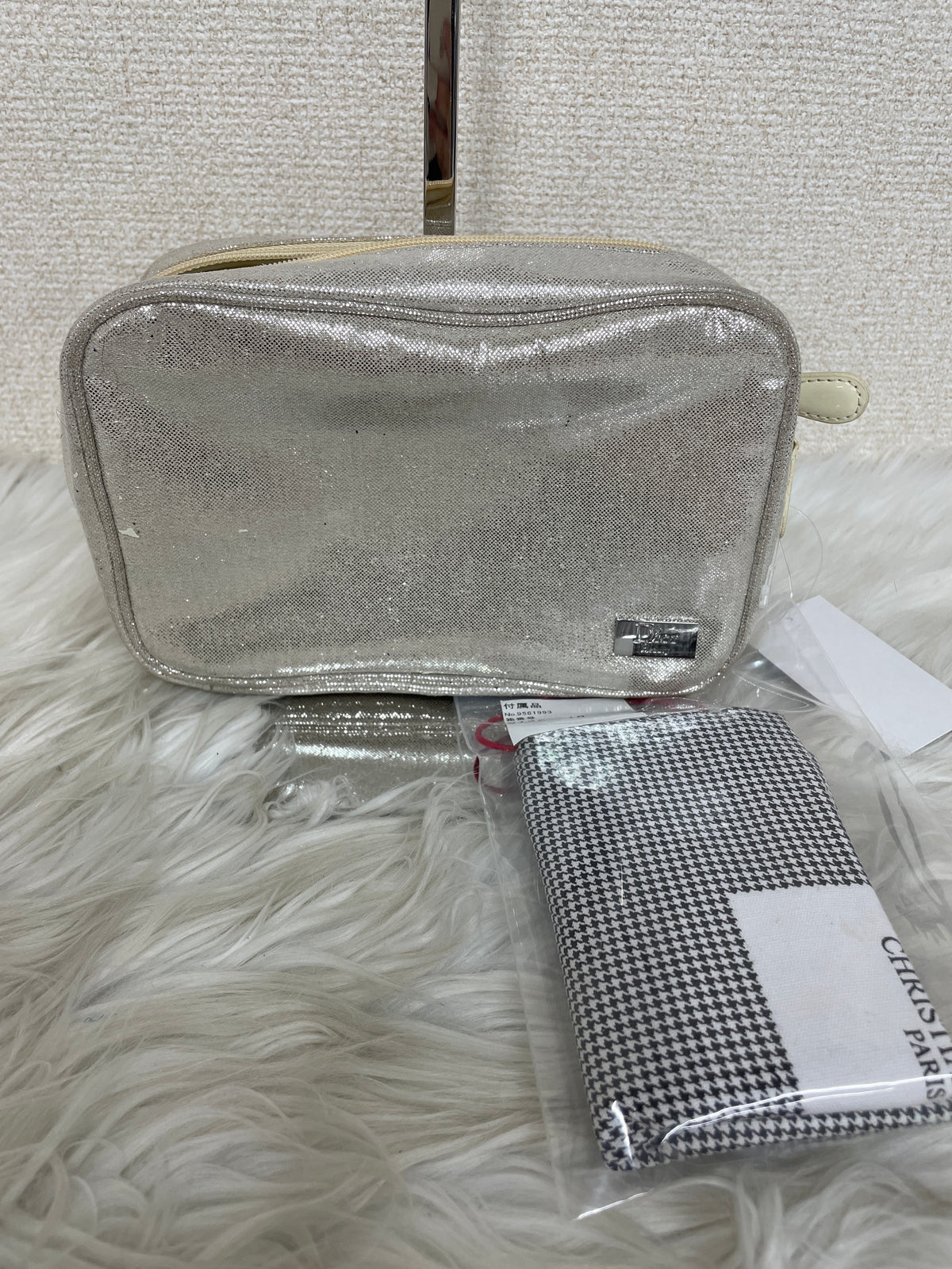 Dior Gold Pouches A-18158