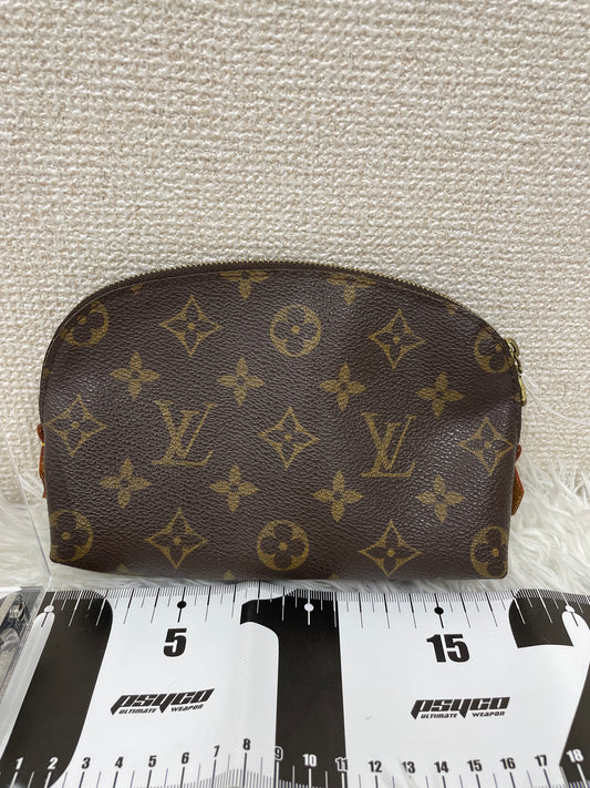 Louis Vuitton Brown Pouches A-18219