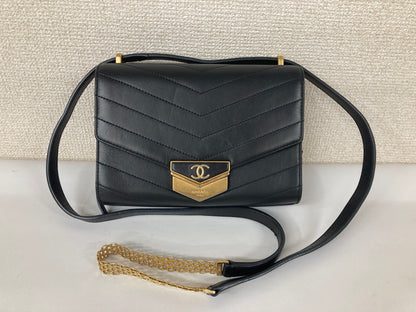 Chanel Black Shoulder Bags A-18244