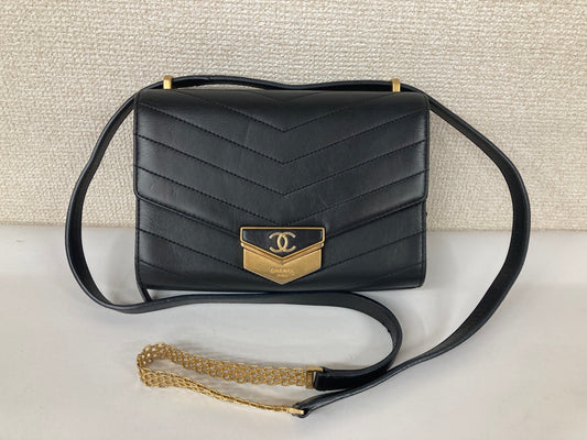 Chanel Black Shoulder Bags A-18244