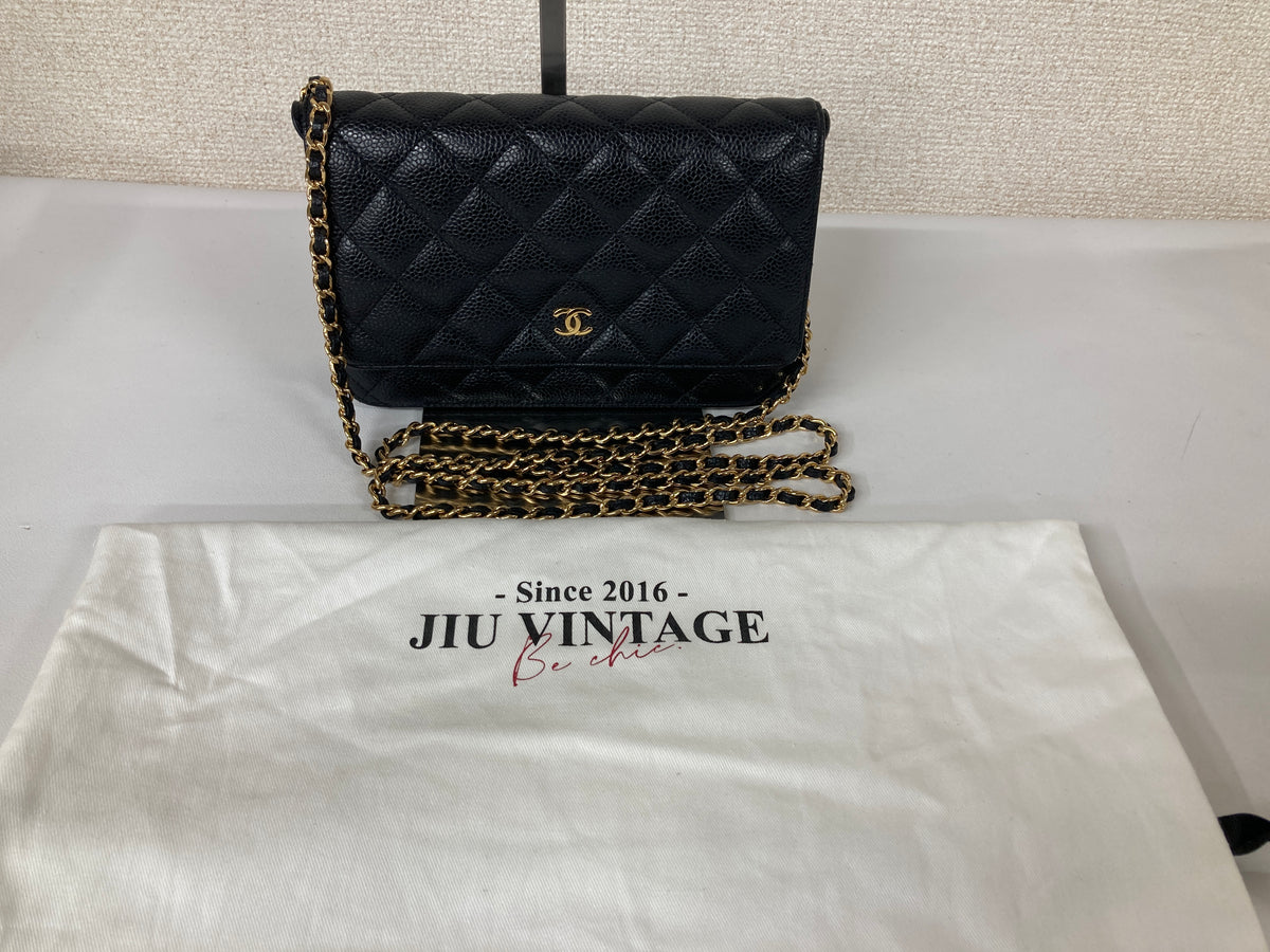Chanel Black Shoulder Bags A-18252